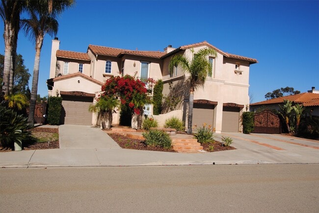 property at 772 Calle De Soto