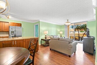 140 Yacht Club Way in Hypoluxo, FL - Building Photo - Building Photo