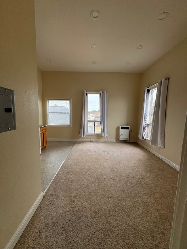 2310 Pacific Ave, Unit D in Alameda, CA - Foto de edificio - Building Photo