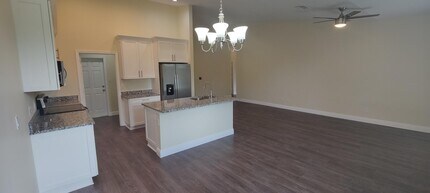 1661 De La Vega St SE in Palm Bay, FL - Building Photo - Building Photo