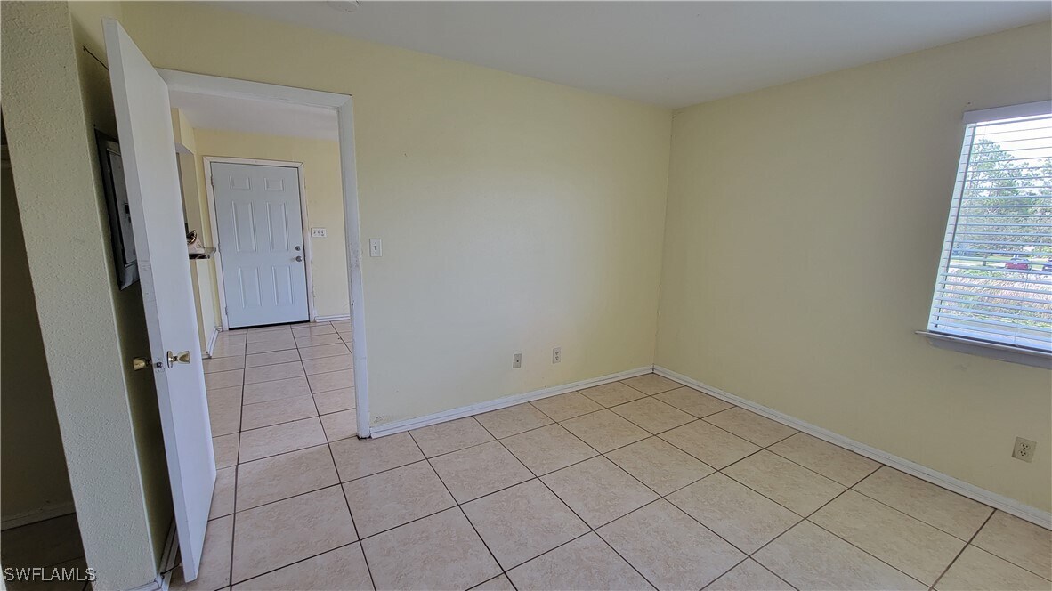 2937 Winkler Ave in Ft. Myers, FL - Building Photo