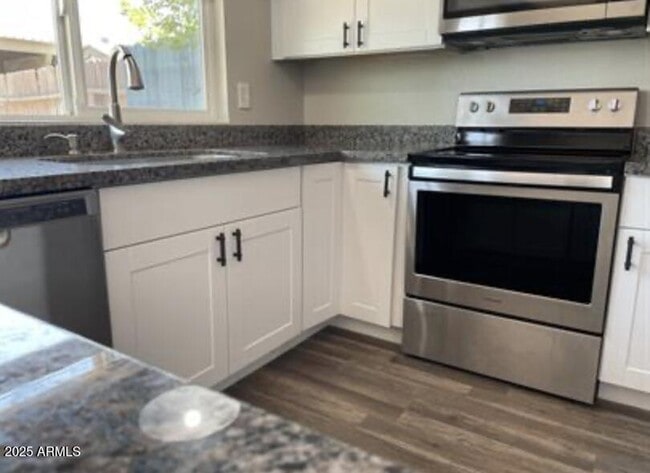 property at 1014 E Bendix Dr