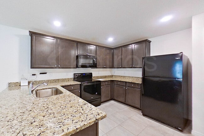 8460 Indian Laurel Ln in Brooksville, FL - Foto de edificio - Building Photo