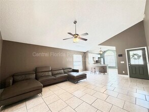 10227 Comfort Cir in Orlando, FL - Building Photo - Building Photo