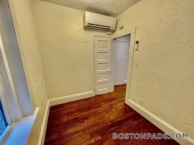 4 Garden Ct St in Boston, MA - Building Photo - Building Photo