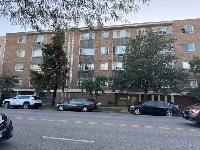 property at 7120 N Sheridan Rd