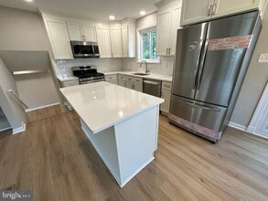 7504 Gresham St in Springfield, VA - Building Photo - Building Photo