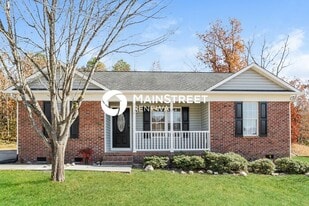 16 Big Buck Ct in Thomasville, NC - Building Photo