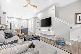 4465 Dalston Dr in Atlanta, GA - Building Photo - Building Photo
