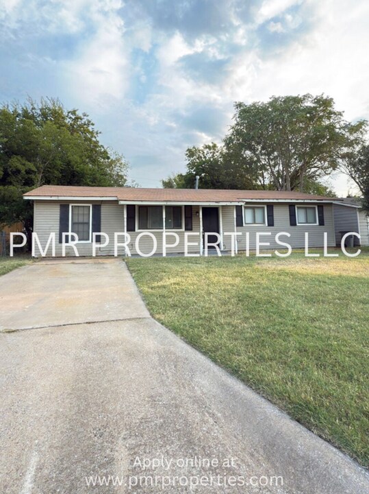 409 NW Glendale Dr in Lawton, OK - Building Photo