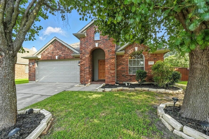 2804 Barco in Grand Prairie, TX - Foto de edificio