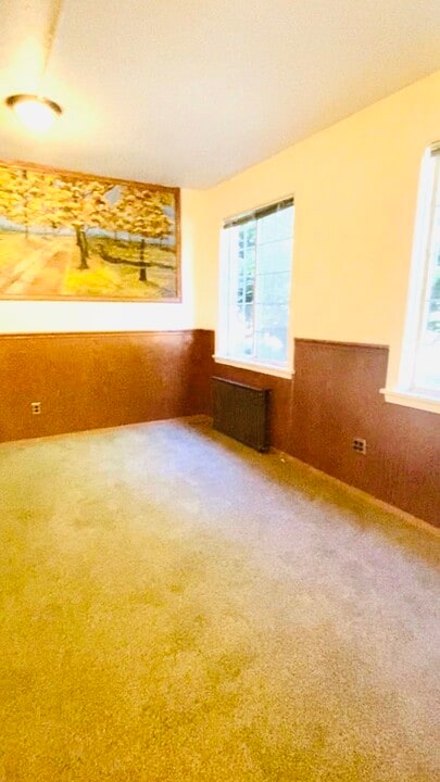 405 Fieldston Rd, Unit First Floor Annex Studio in Bellingham, WA - Building Photo