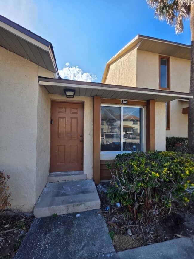 property at 5180 La Mancha Ct