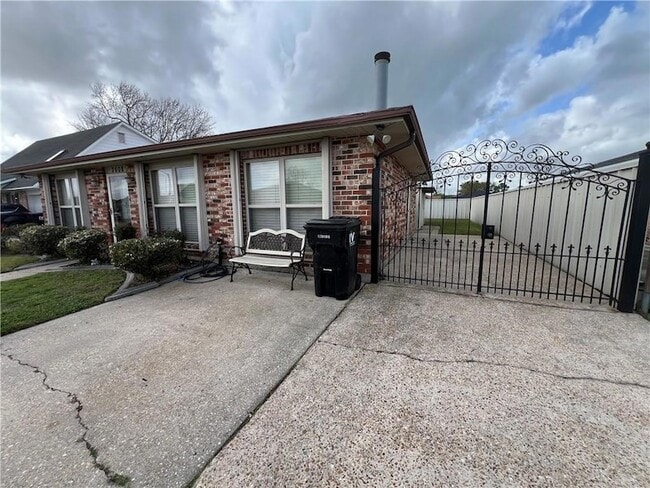 3508 Decomine St in Chalmette, LA - Building Photo - Building Photo