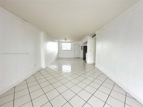 14195 SW 87th St in Miami, FL - Building Photo - Building Photo