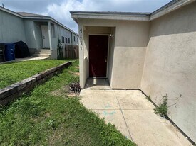 4411 Terra Summit Rd in San Antonio, TX - Building Photo