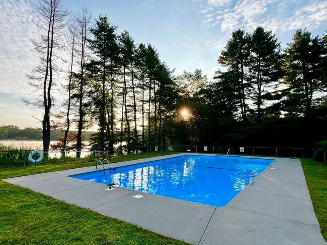 property at 9 Grandview Dr