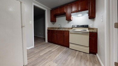 The Village Apartments in Knoxville, TN - Building Photo - Building Photo