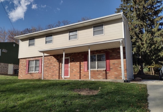 173 Home St in Rittman, OH - Building Photo - Building Photo