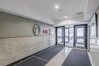 Excel on the Hudson in West New York, NJ - Building Photo - Lobby