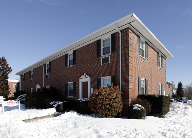 219 Grand Ave in Cranston, RI - Foto de edificio - Building Photo