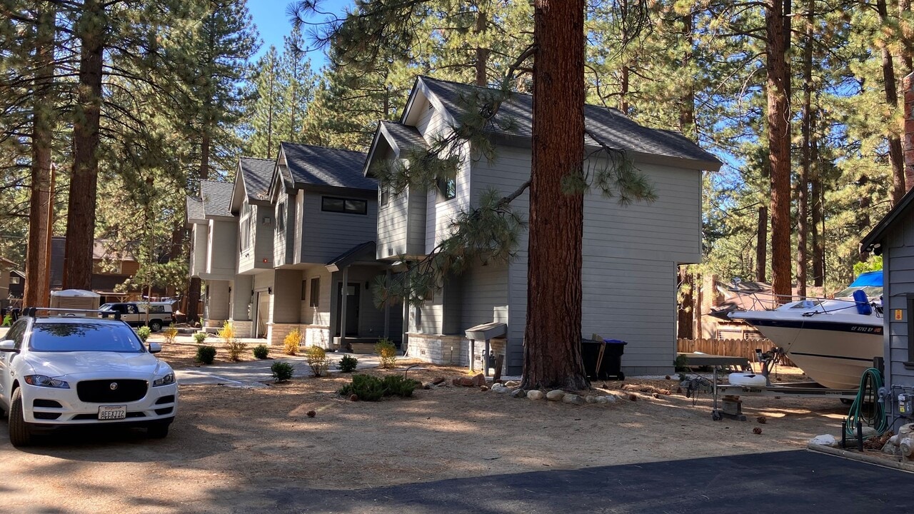 3317 Fir Ave in South Lake Tahoe, CA - Building Photo