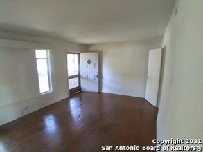 538 Dresden Dr in San Antonio, TX - Building Photo - Building Photo