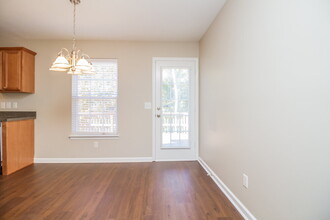 702 Holland Ridge Dr in La Vergne, TN - Building Photo - Building Photo