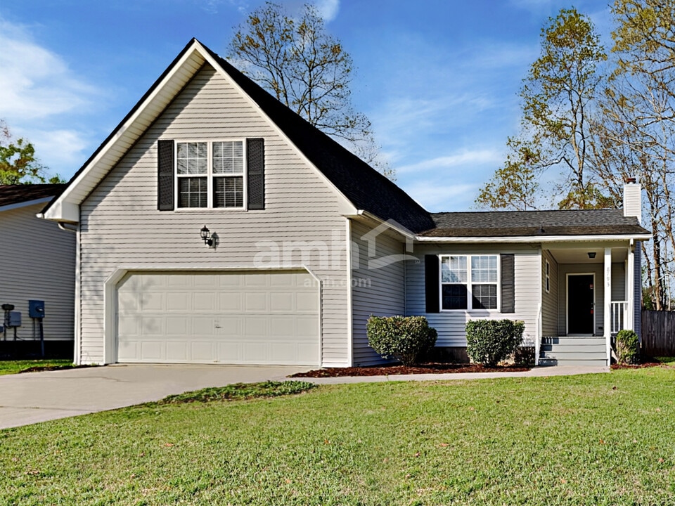 8793 Adaline St in North Charleston, SC - Building Photo