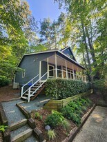 115 Creekview Cir in Carrboro, NC - Building Photo