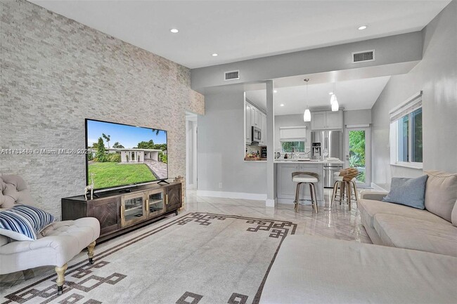 property at 1621 N Victoria Park Rd