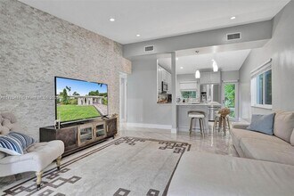 1621 N Victoria Park Rd in Fort Lauderdale, FL - Building Photo - Building Photo