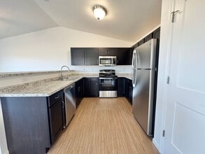 Urban Loft in Lena, WI - Foto de edificio - Building Photo