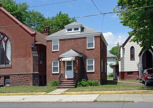529 5th Ave in Watervliet, NY - Foto de edificio - Building Photo
