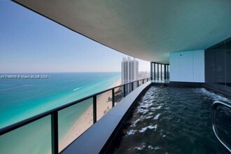 18555 Collins Ave, Unit 905 in Sunny Isles Beach, FL - Building Photo - Building Photo