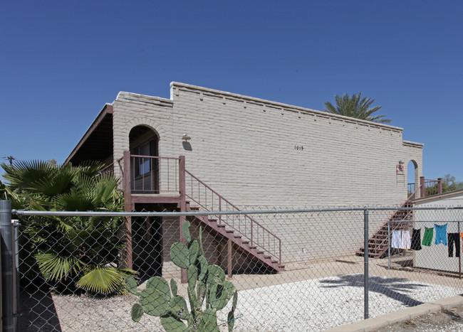 Studio One Apartments in Tucson, AZ - Foto de edificio - Building Photo