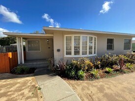 86-90 N Joanne Ave in Ventura, CA - Building Photo