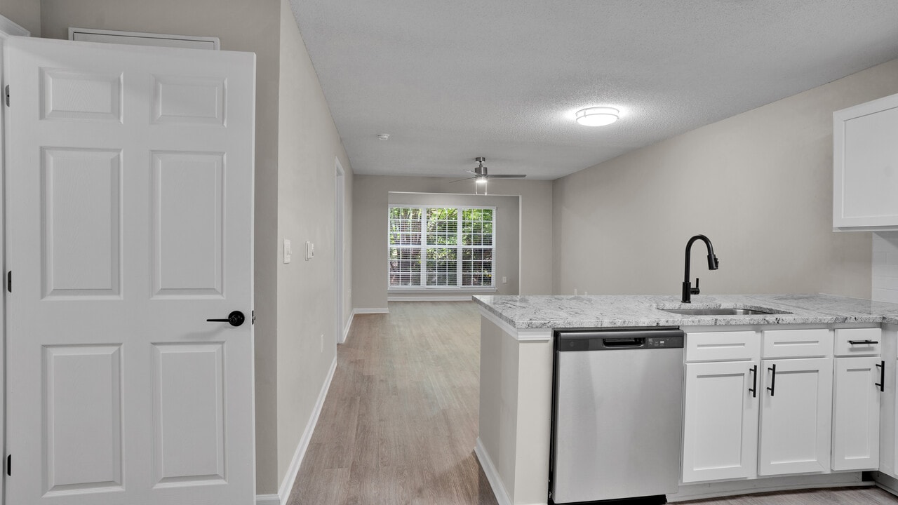 LYNX Gate City in Greensboro, NC - Building Photo