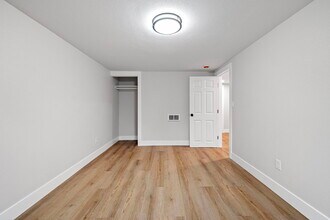 920 W 20th Ave in Eugene, OR - Foto de edificio - Building Photo