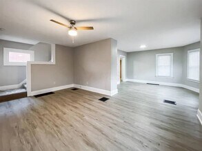 196 N Burgess Ave in Columbus, OH - Building Photo - Building Photo