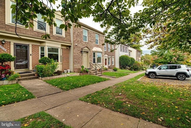 property at 5708 Heritage Crossing Ct