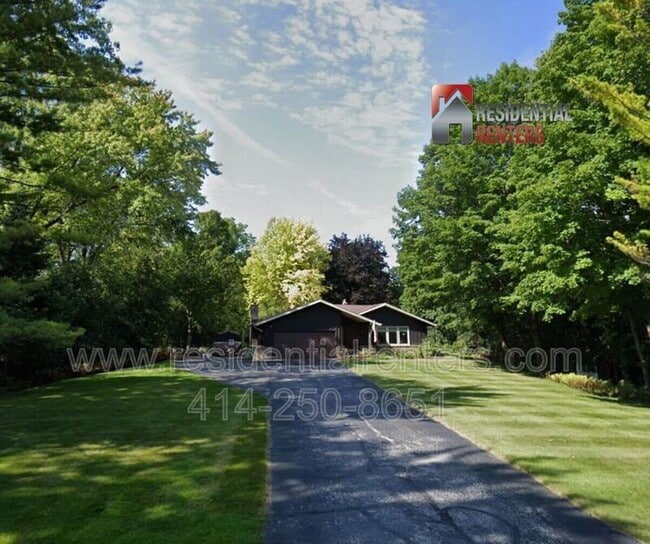 property at 11539 N Parkview Dr