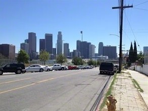 401-409 N Boylston St in Los Angeles, CA - Foto de edificio - Other