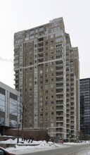 1 Wood in Westmount, QC - Building Photo - Building Photo