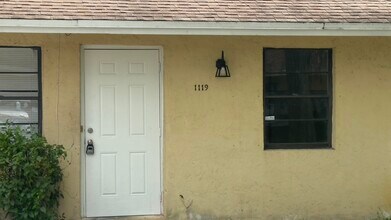 1119 Goldenrod Rd in Wellington, FL - Building Photo - Building Photo
