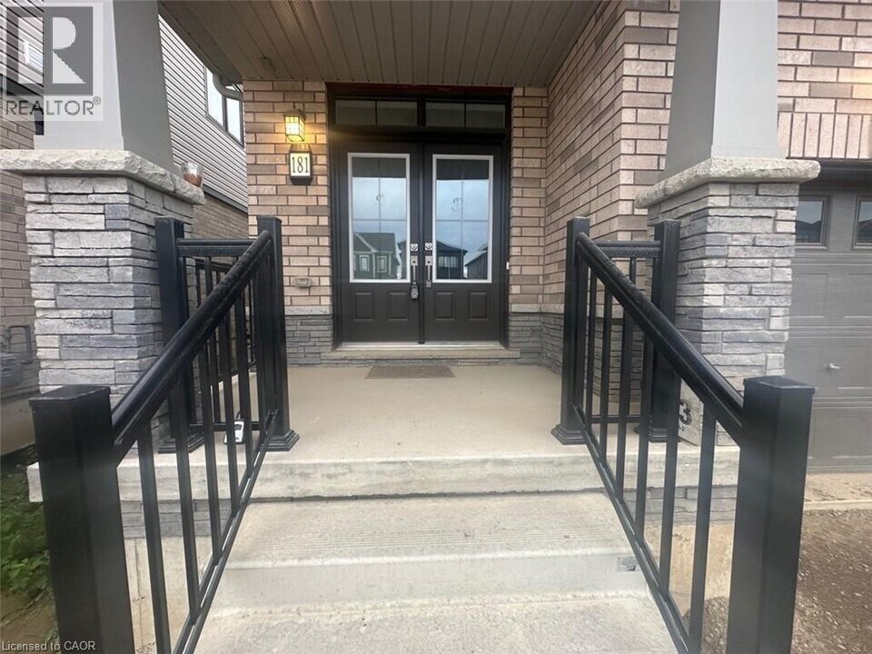 181 Wilmot Rd in Brantford, ON - Building Photo