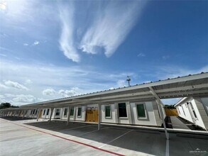 16 S Alamo Rd in Alamo, TX - Building Photo - Building Photo