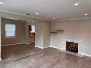 7454 Gaviota Ave in Van Nuys, CA - Foto de edificio - Building Photo