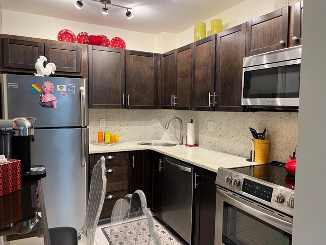 property at 1950 N Andrews Ave