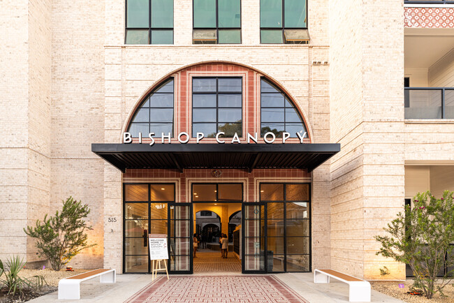 Bishop Canopy in Dallas, TX - Foto de edificio - Building Photo